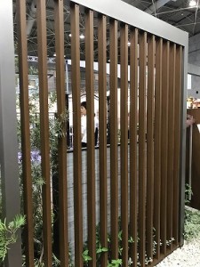 スクリーン (2)