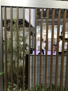 スクリーン (3)